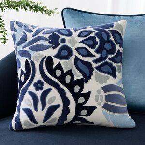 Williams Sonoma Home Throw Pillow - Izlara Floral Applique pattern